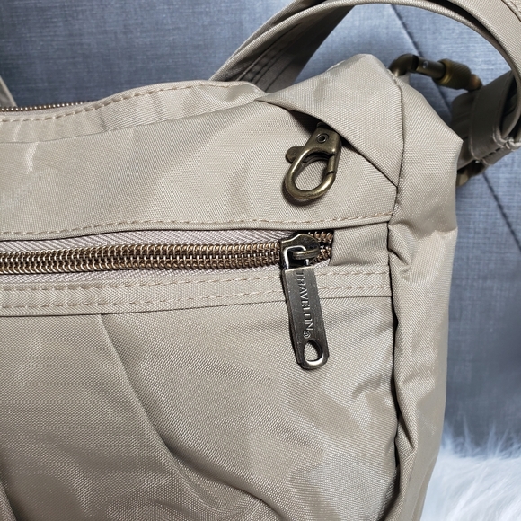 Travelon Anti-Theft RFID-Blocking Cross-Body Bag - Picture 3 of 14